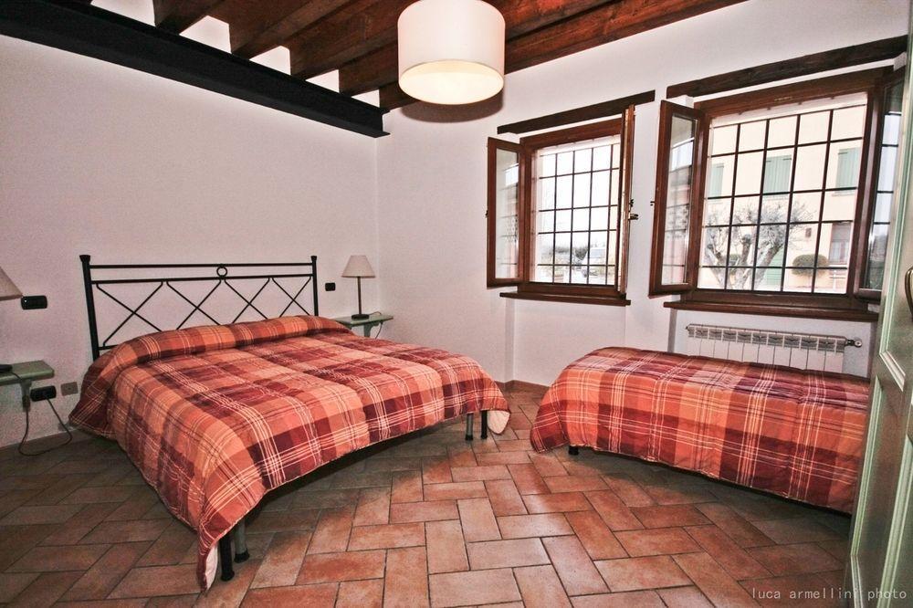 Agriturismo Cascina Boschi Apartment Volta Mantovana Bagian luar foto